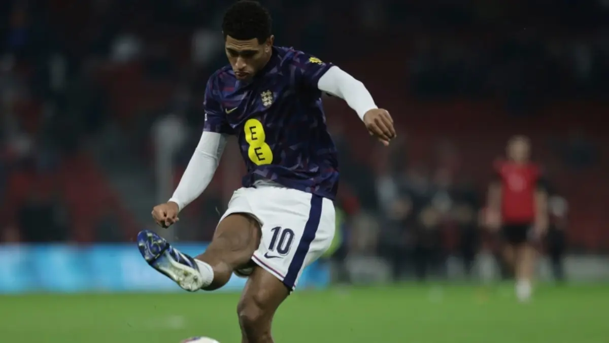 Jude Bellingham warms up ahead of Group K qualifiers