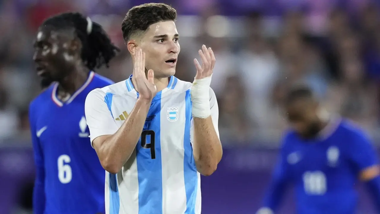 Julian Alvarez set to leave Man City to join Atletico Madrid; Deal could be worth more than $100M Julian Alvarez