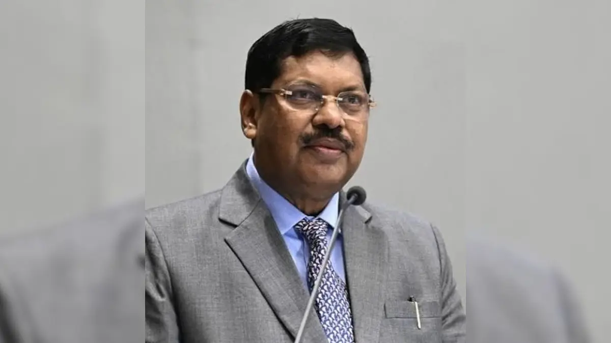 Justice BR Gavai Sets Historic New Precedent By Becoming First Ex-CJI to Skip Official Car After Retirement Justice BR Gavai Sets Historic New Precedent By Becoming First Ex-CJI to Skip Official Car After Retirement