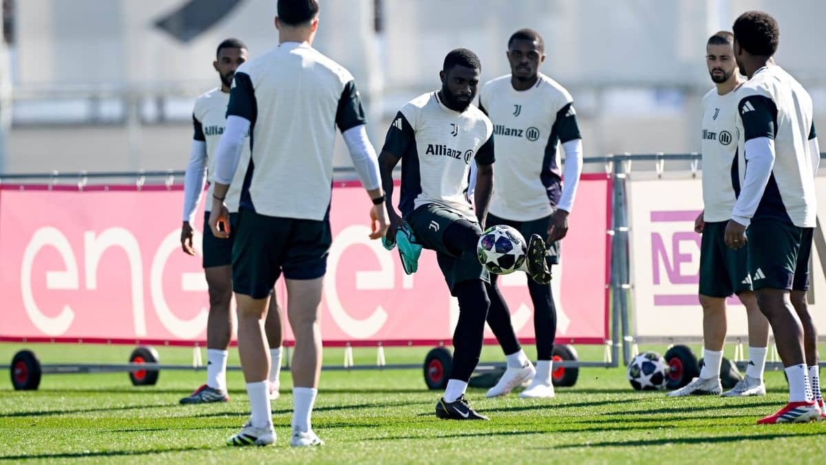 Juventus squad during training