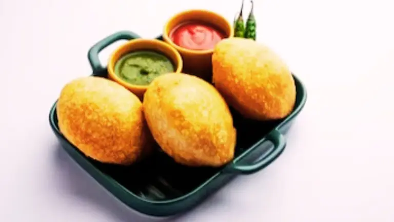 Kachori Recipe: इस कचौड़ी के साथ सर्दियों की शाम बनाएं खास, एक दफा खाते ही बार-बार बनाने को हो जाएंगे मजबूर Kachori