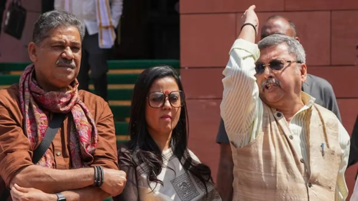 Kalyan Banerjee Mahua Moitra