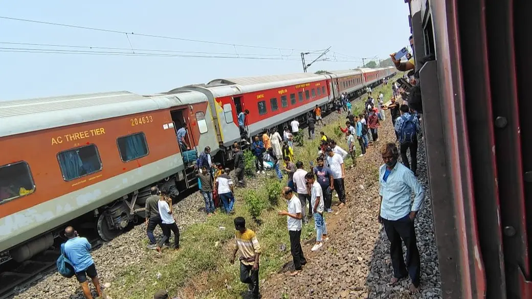 Kamakhya Express Derails Near Nirgundi in Odisha's Cuttack, One Dead