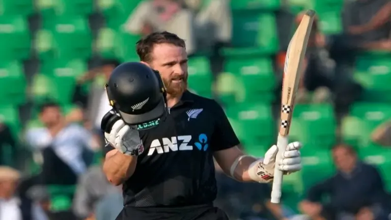 Kane Williamson celebrates his century