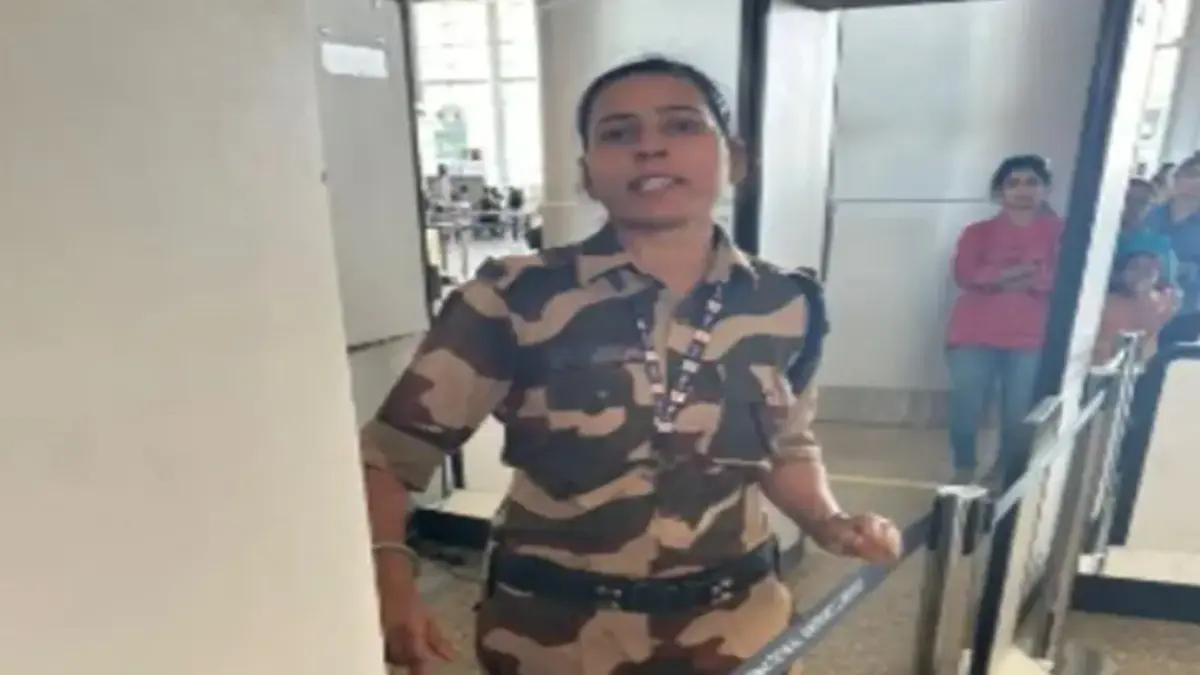 Kangana Slapgate: CISF Constable Kulwinder Kaur Transferred to Bengaluru, Remains Suspended Kulwinder Kaur Transferred to Bengaluru