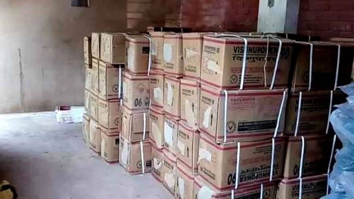 केरल में वैन से विस्फोटक भरे 100 से ज्यादा बॉक्स मिले