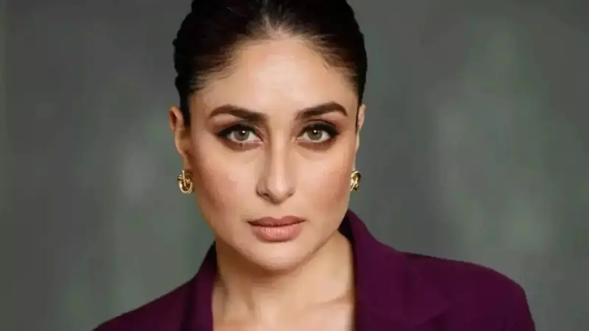 Kareena Kapoor Khan's Phone Choice Proves She's Just Like Us Kareena Kapoor
