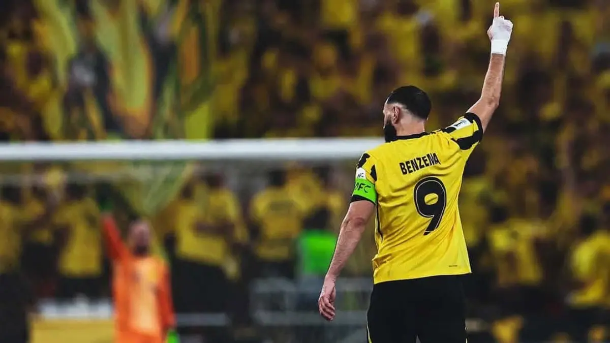 Karim Benzema Joins Al-hilal To Present Threat To Ronaldo's Saudi Pro League Title Hopes With Al Nassr Karim Benzema complete a transfer to Al Hilal