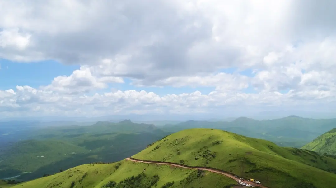 Karnataka, a state known for its rich cultural heritage and diverse landscapes, offers some of India's most stunning hill stations.