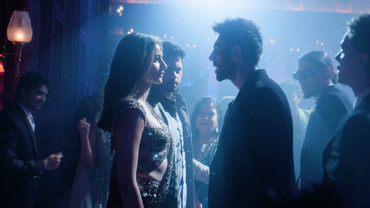 Kartik Aaryan-Ananya Panday's Saat Samundar Paar recreation trolled