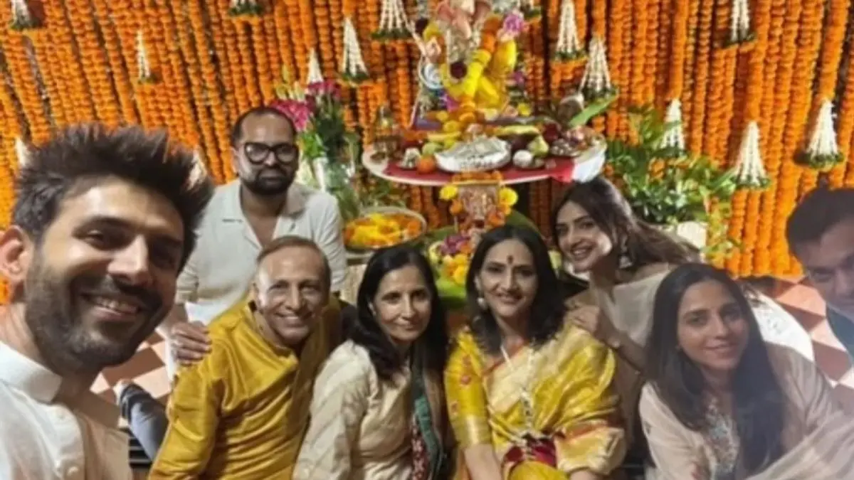 Kartik Aaryan-Sreeleela spark dating rumours