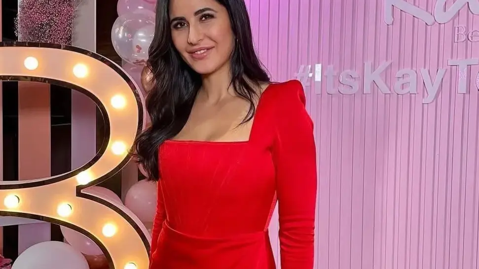 Valentine Day 2025: Celebrity-Inspired Red Outfits Katrina Kaif In red outfit