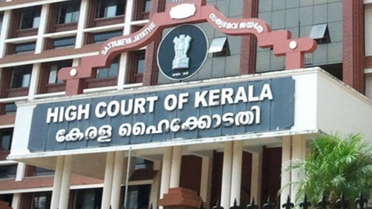 Kerala High Court Questions Temple Entry Ban: Calls for Rethink on Rule Barring Non-Hindus