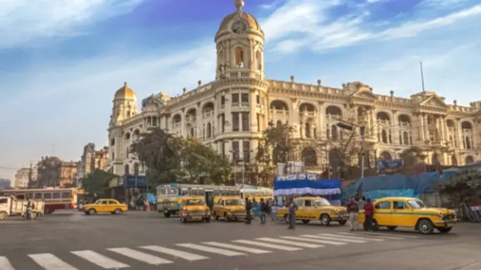 King of Kolkata’s Streets: Yellow Taxis Are Back with a Modern Twist – What’s Changing?