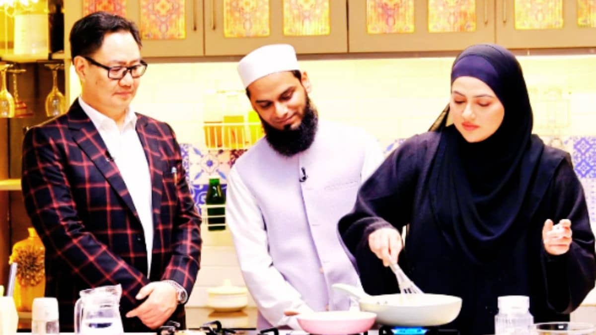 Kiren Rijiju on Sana Khan Show