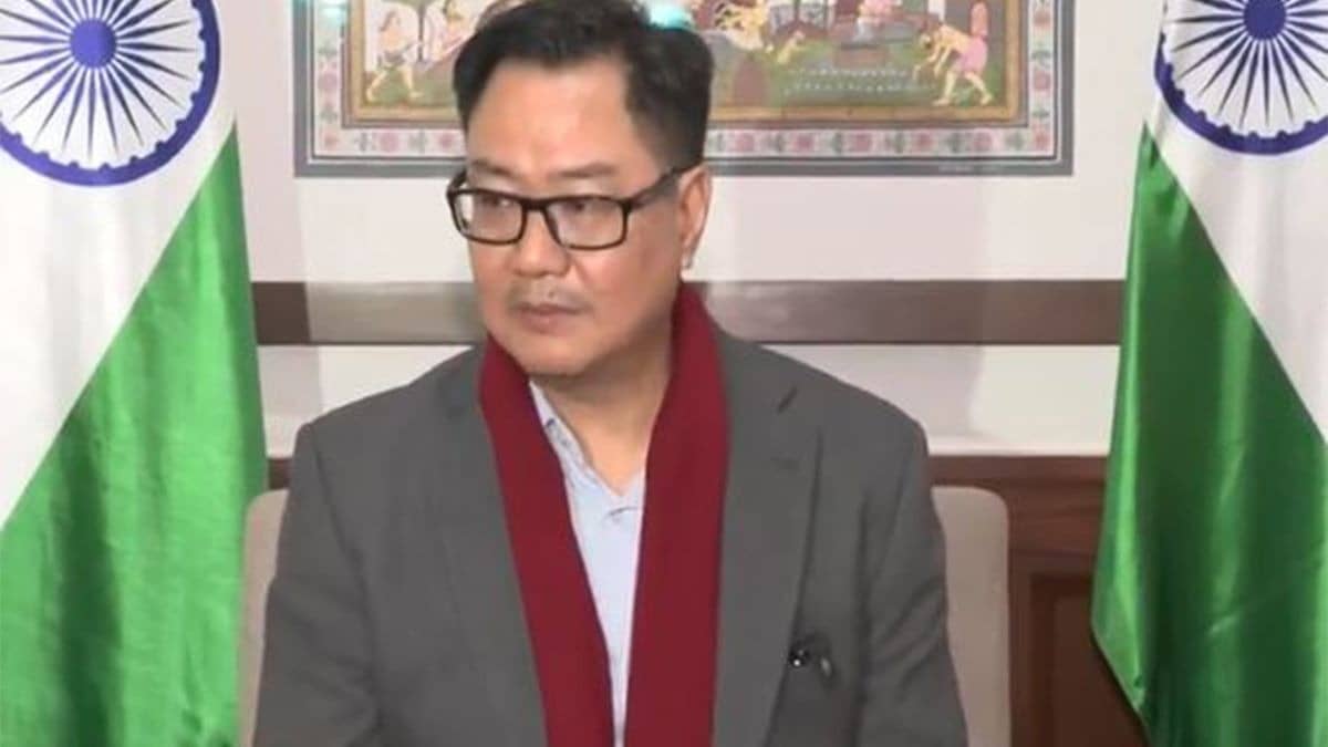  Kiren Rijiju on Wednesday said Leader of Opposition Rahul Gandhi must follow parliamentary rules while speaking in the House