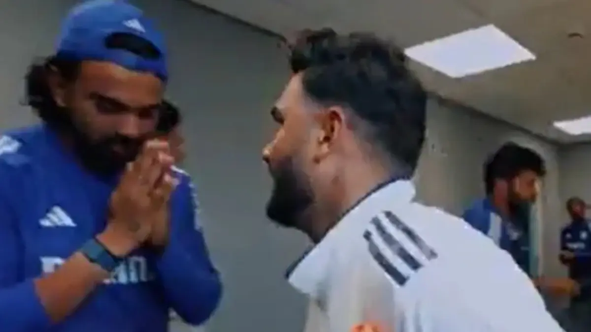 KL Rahul and Rishabh Pant in the dressing room