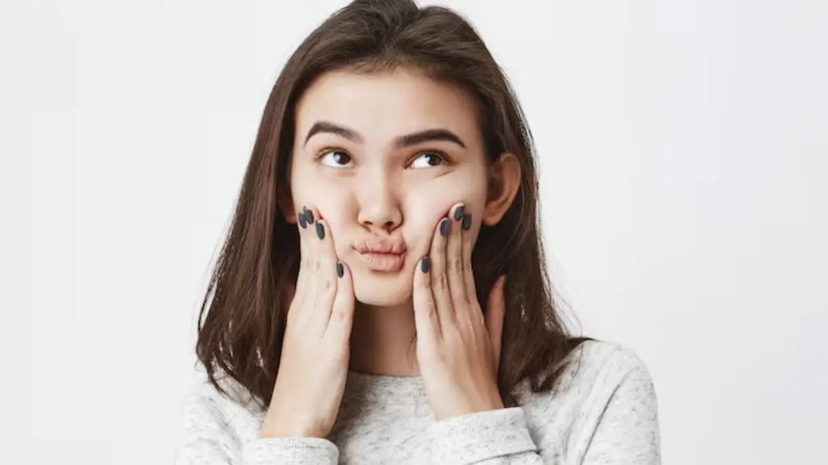 know why face looks black and dull after applying makeup foundation