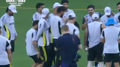 Virat Kohli's PRANK on Shubman Gill Ahead of Bangladesh Clash Shows Bonhomie in Team India | WATCH VIDEO Kohli PRANKS Gill