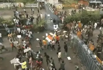 Lathicharge and Water Cannon Used Against Protesters In Kolkata During 'March to Nabanna' Nabanna Abhijan’