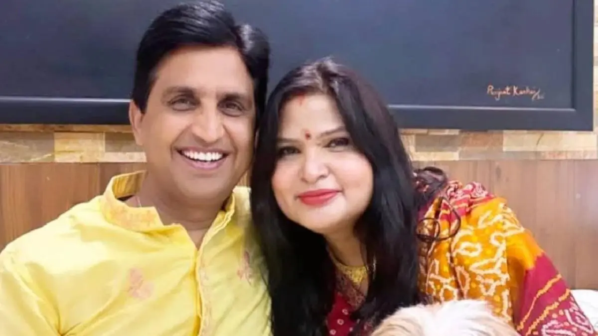 Kumar Vishwas Wife Dr Manju Sharma