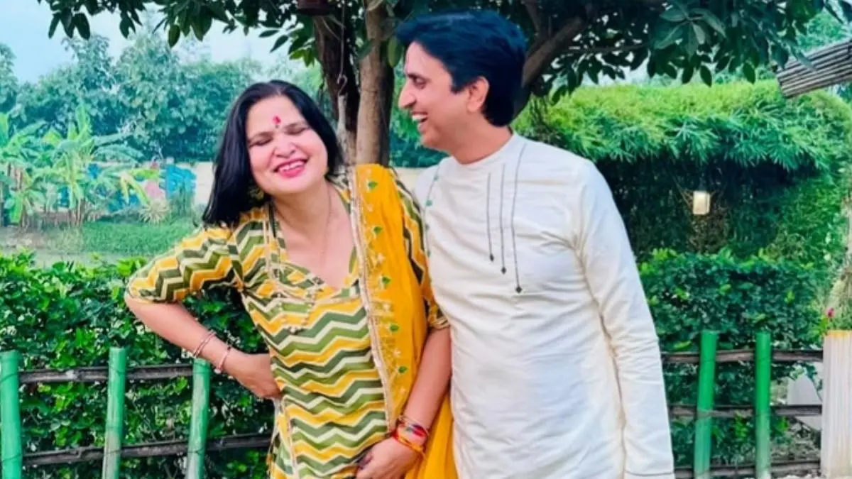 kumar vishwas wife manju sharma