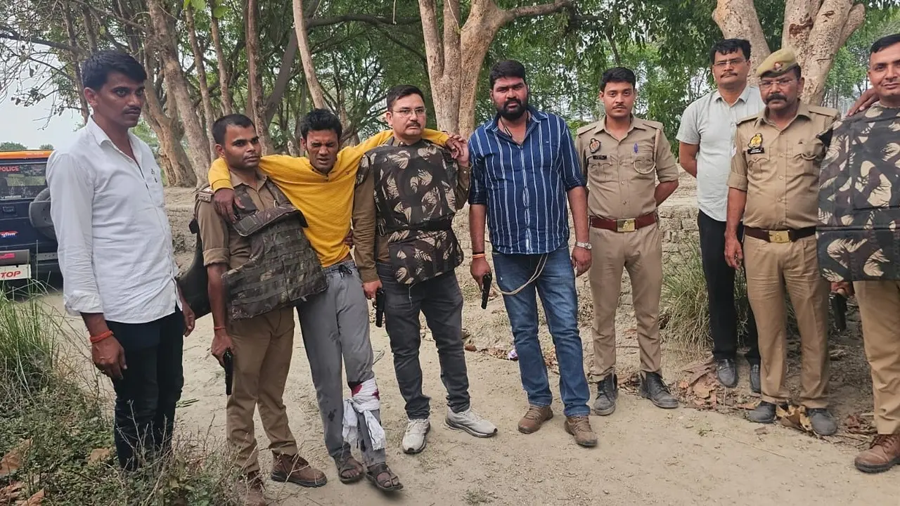kushinagar news three cattle smugglers arrested encounter weapon recovered