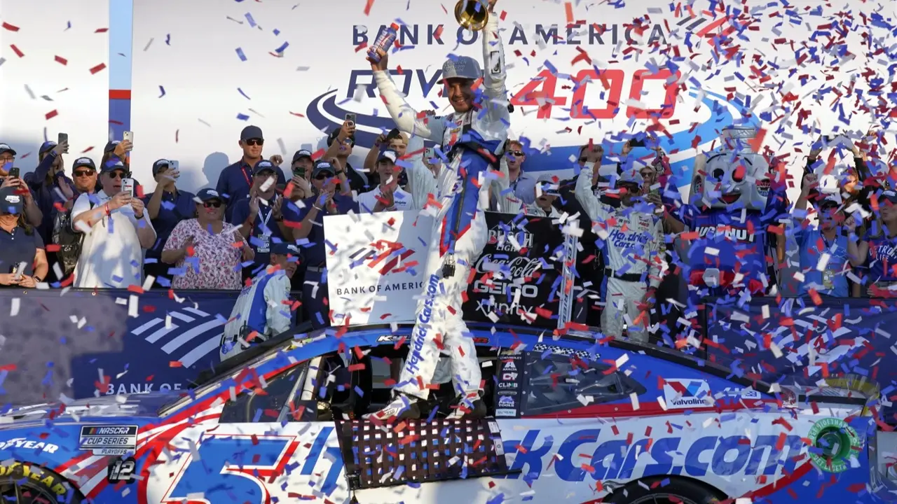 Larson dominates at The Roval to lead all 4 Hendrick cars into next round of NASCAR playoffs Kyle Larson