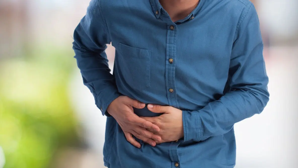 40-Year Old Man Dies Of Bowel Cancer Months After Doctors Told Him ‘It's Just Stress’ Kyle passed away just weeks after starting a fundraiser.