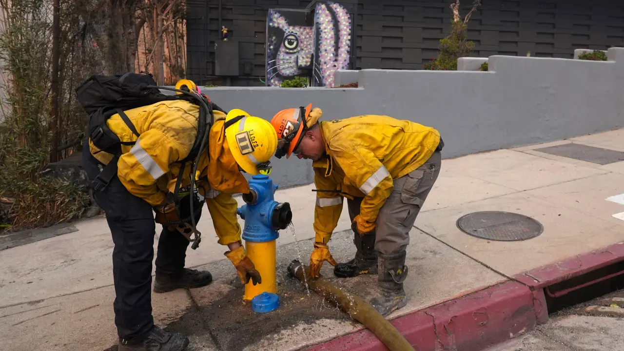 LA Wildfire: Fire Hydrants Ran Dry in California When They Were Needed Most