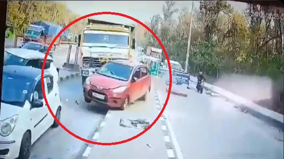 VIDEO: 2 Dead as Truck Drags Vehicles at Lachhiwala Toll Plaza in Dehradun Lachhiwala Toll Plaza