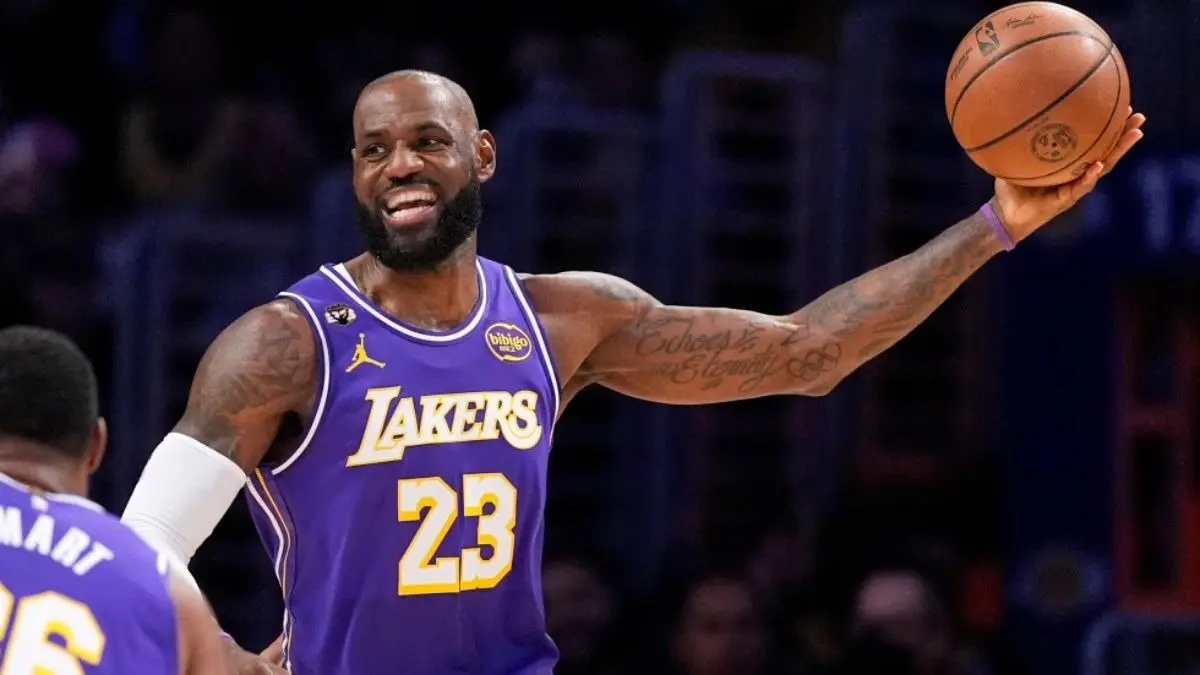 LeBron James Becomes The Oldest Player To Have A Triple-Double In NBA History Lakers' forward LeBron James