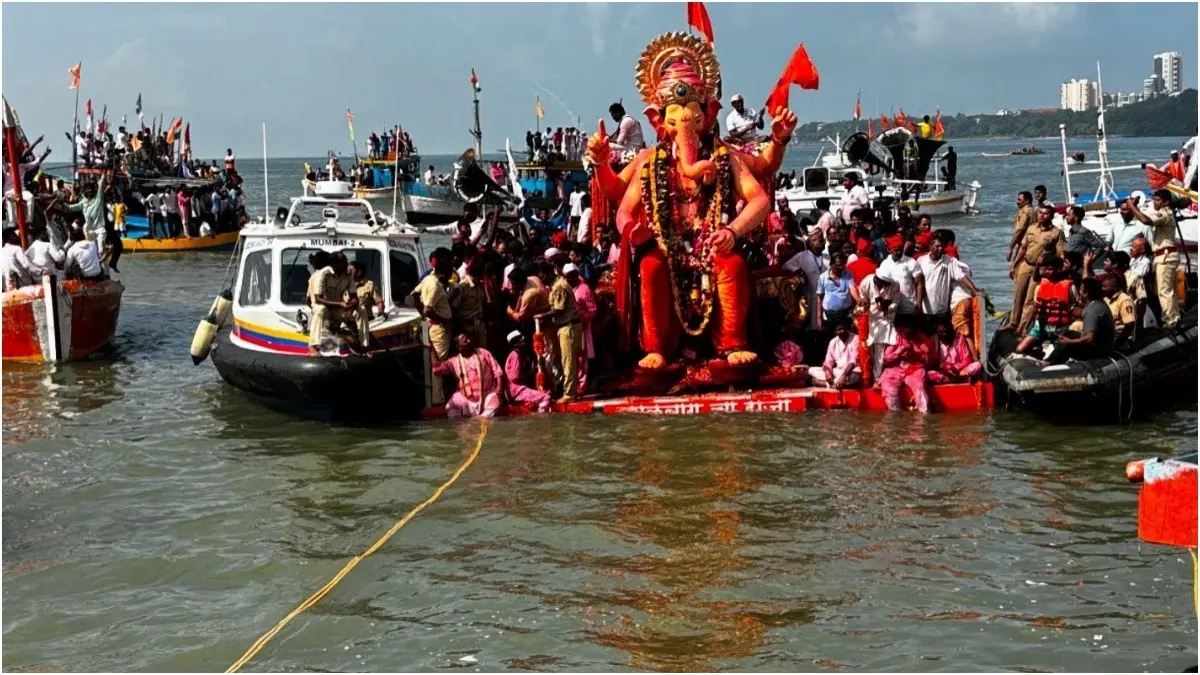In Pics: Lalbaugcha Raja's Visarjan Procession On Anantha Chaturdashi Is A Sight To Behold Lalbaugcha Raja's immersion took place on Anantha Chaturdashi