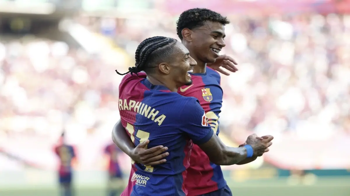 Liverpool Manager Arne Slot Responds To Barcelona's Luis Diaz Admiration With A Massive Lamine Yamal Message Lamine Yamal and Raphinha celebrate a goal