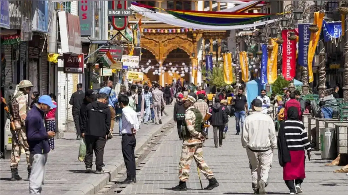 Leh Curfew Relaxed: Markets Open Again After Week-long Curfew, Sigh Of Relief For Residents Leh Curfew Relaxed: Markets Open Again After Week-long Curfew, Sigh Of Relief For Residents