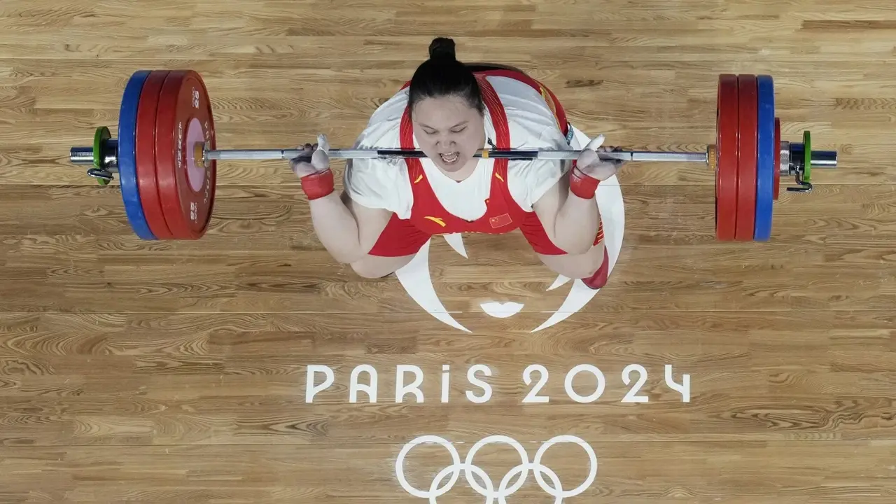 Li Wenwen wins to give China five weightlifting gold medals at the Paris Olympics Li Wenwen