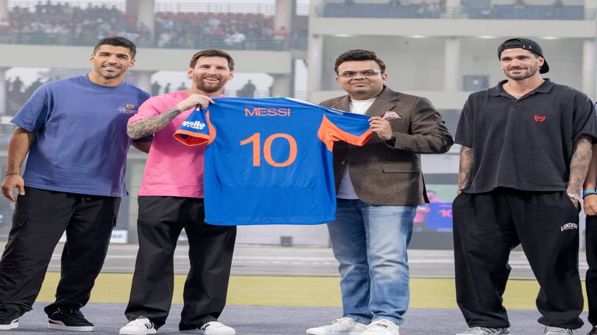 Lionel Messi with Jay Shah