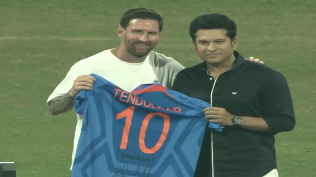Lionel Messi GOAT India Tour 2025, Day 2 Highlights: Mumbai Leg Of Messi India Tour Ends Seamlessly Lionel Messi with Sachin Tendulkar