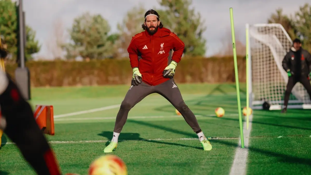 Liverpool vs Burnley Live Streaming: When And Where To Watch Premier League Match In India? Liverpool goalkeeper Alisson Becker during practice