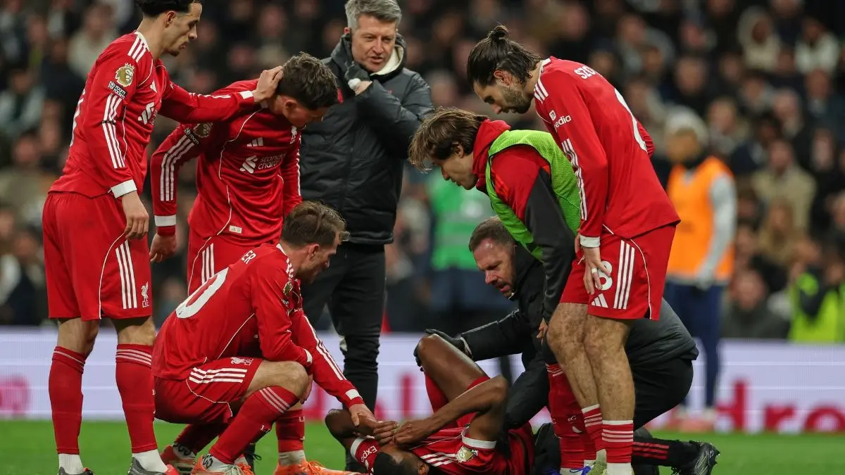 Liverpool's Alexander Isak sustains an injury