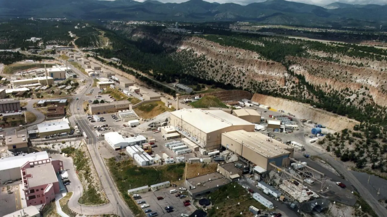 Chinese Military-Linked Machine Found at US' Top Secret Research Lab Los Alamos National Labratory