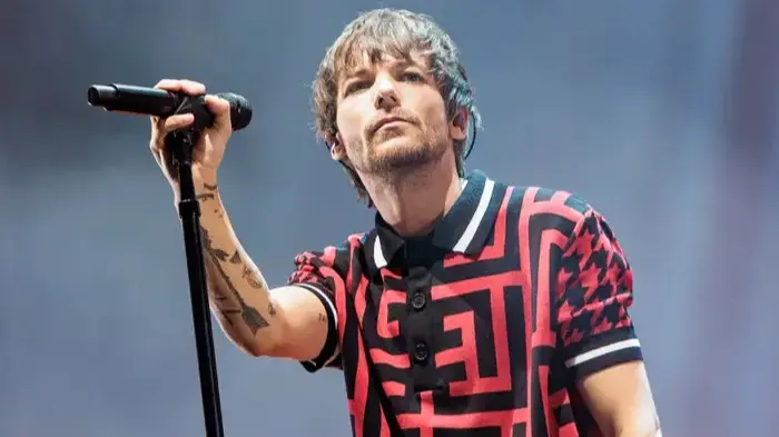 Former One Direction Member Louis Tomlinson Makes Most of His India Trip, Raves About Local Cuisine, Butter Chicken Louis Tomlinson performed in Mumbai