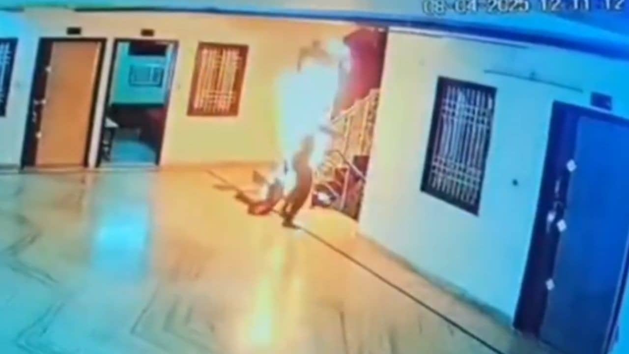 lover set himself on fire