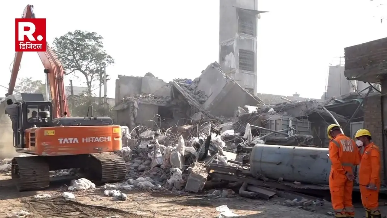 लुधियाना फैक्ट्री हादसा में अबतक 2 मजदूरों की मौत, बचाव कार्य जारी Ludhiana Building Collapse