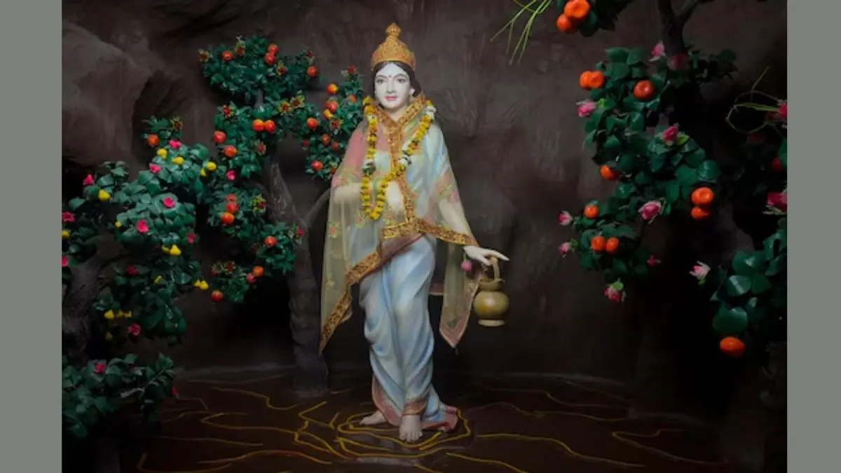 Navratri 2025 Day 2: Why You Should Wear White Today and Worship Goddess Brahmacharini Navratri 2025 Day 2: Why You Should Wear White Today?