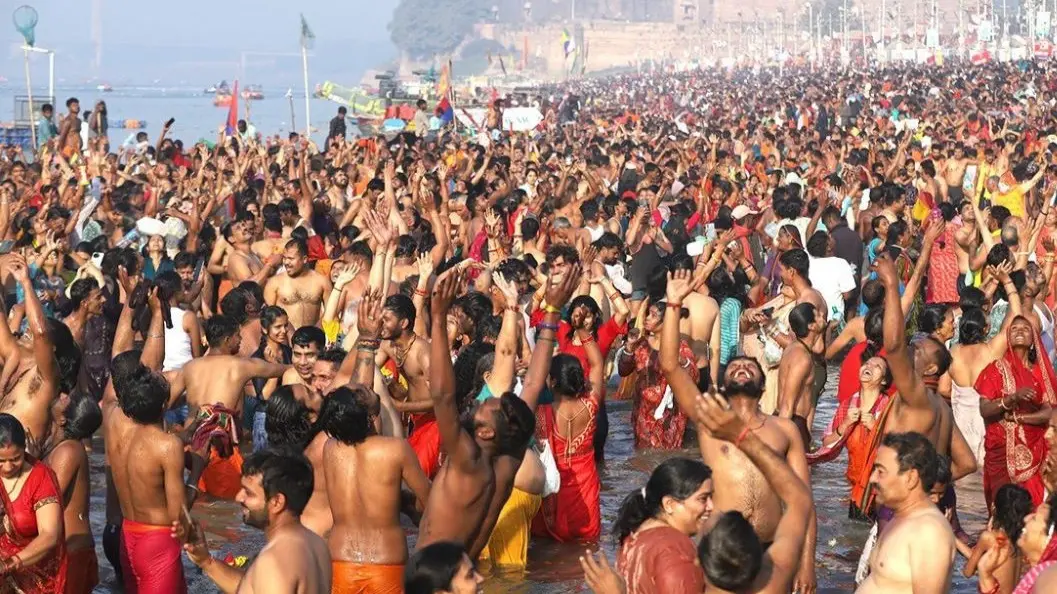 mahakumbh women bathing and changing dress photos sell on telegran