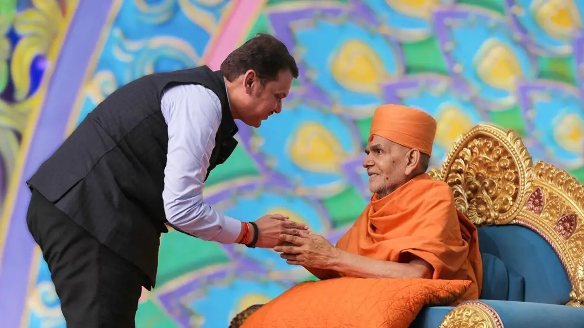 Maharashtra CM Devendra Fadnavis Extends Heartfelt Wishes To BAPS Leader Mahant Swami Maharaj On 92nd Birthday