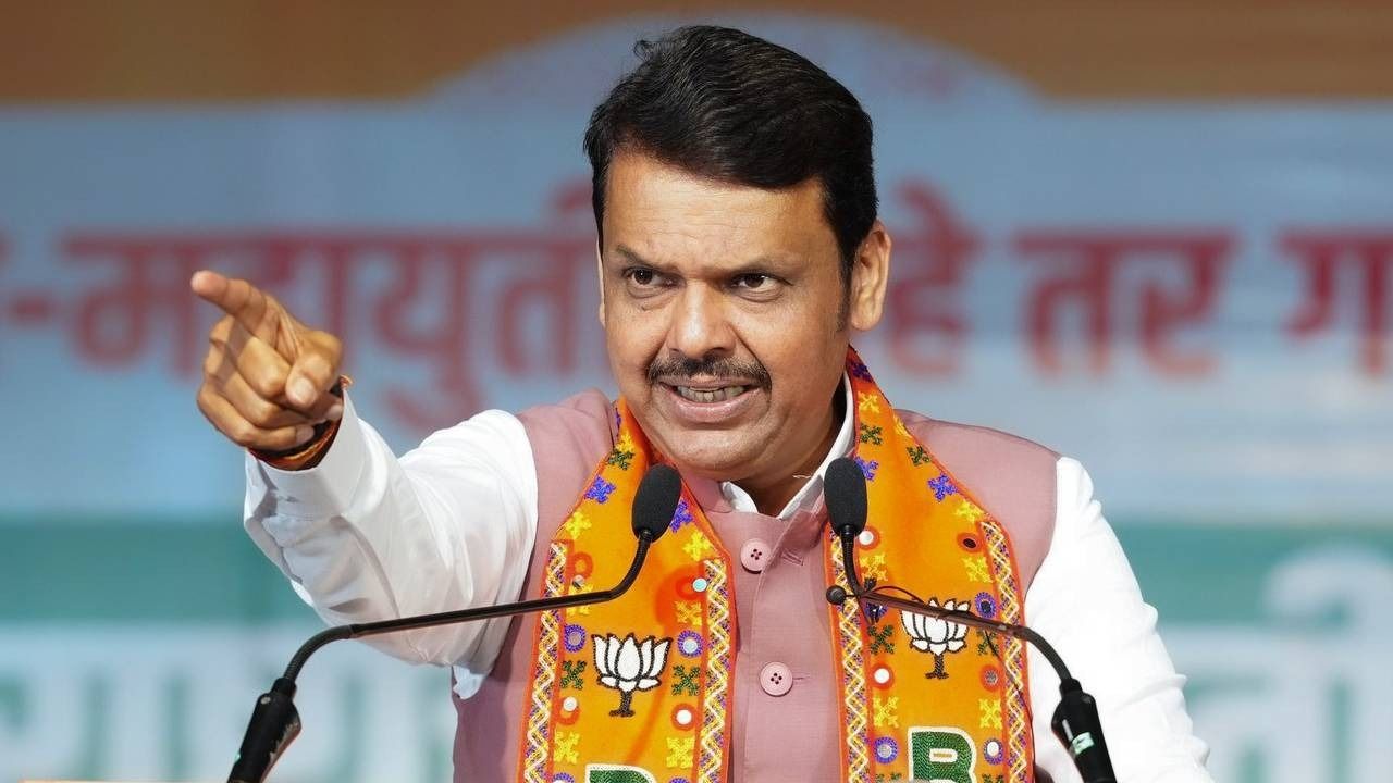 Devendra Fadnavis Visits RSS Headquarters After Polling For Maharashtra ...