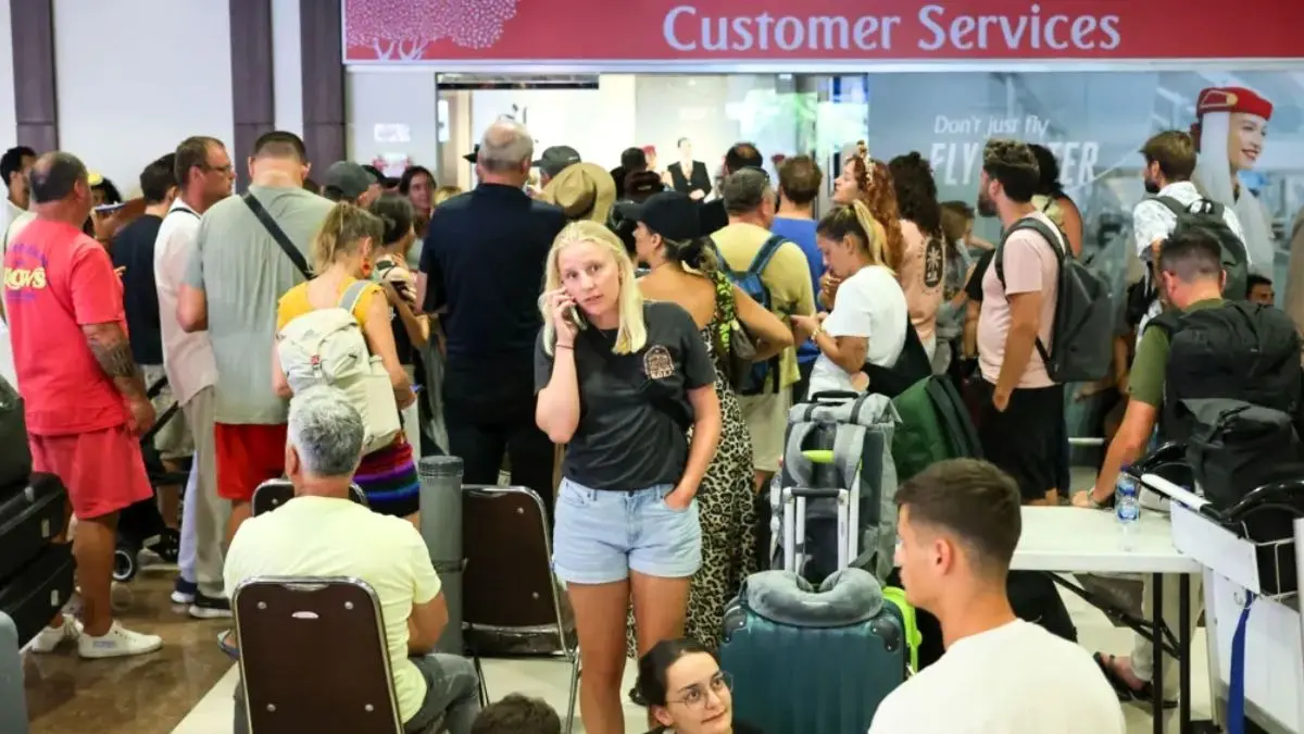 Israel-Iran War: ईरान-इजरायल की जंग के बाद मिडिल-ईस्ट में फंसे कई भारतीय, महाराष्ट्र के पर्यटकों की सामने आई LIST Maharashtra Tourists Stuck in Dubai and Saudi