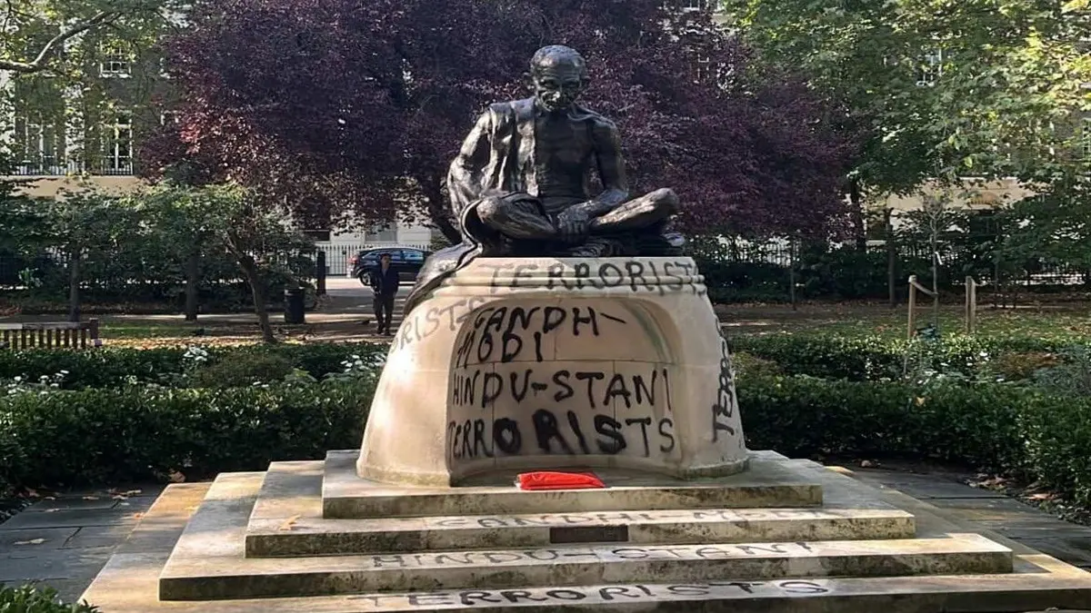 Mahatma Gandhi Statue In London's Tavistock Square Defaced, Indian High Commission Condemns Vandalism Mahatma Gandhi Statue In London's Tavistock Square Defaced, Indian High Commission Condemns Vandalism